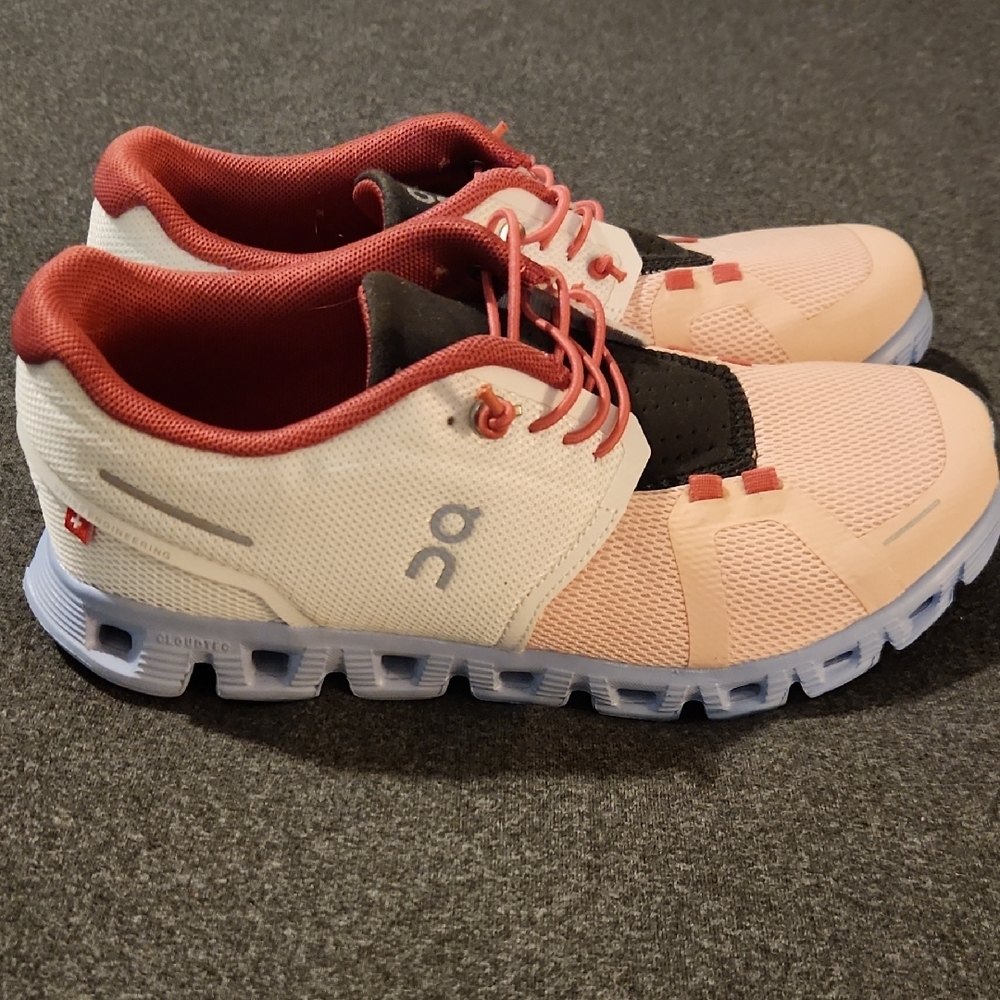 Never Worn. On Running Women's Pink & Maroon CloudTec Sneakers